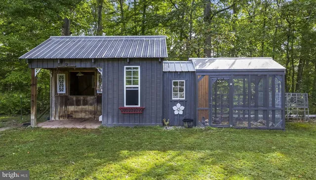 $985,000 | 8150 Fairground Road, La Plata, MD 20646