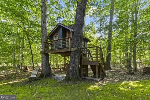 $985,000 | 8150 Fairground Road, La Plata, MD 20646