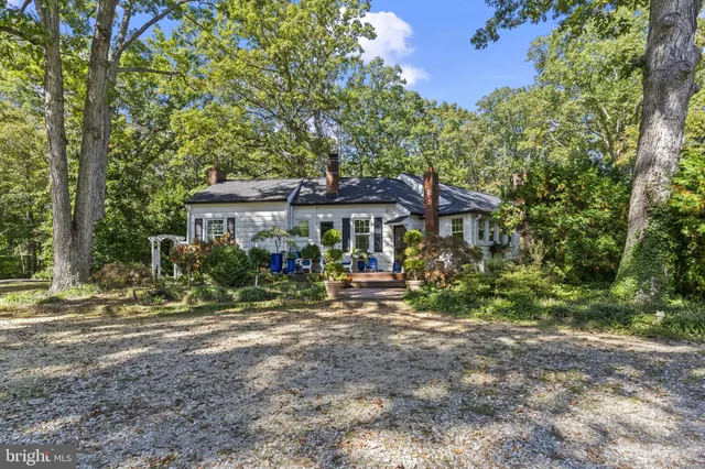 $985,000 | 8150 Fairground Road, La Plata, MD 20646