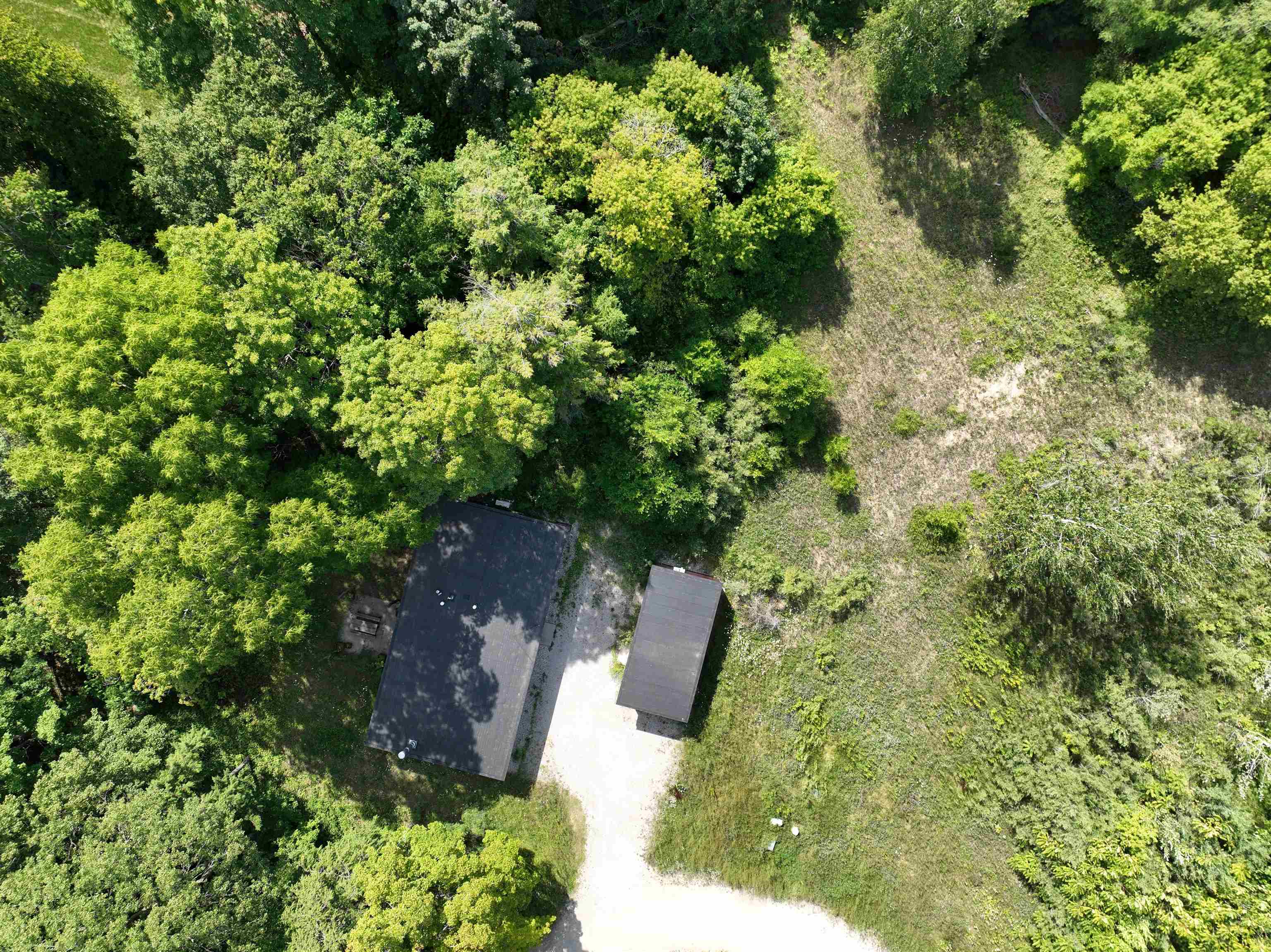 626 North Thunder Road Northport, MI 49670 - Photo 11 of 58 1947038-1302b8bf-fcf9-4bc7-ae55-04489fdf4e26.JPG