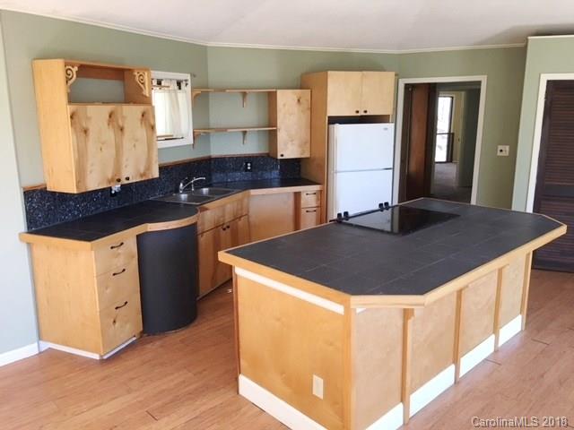 40 Weeping Cherry Forest Road Fairview, NC 28730 - Photo 11 of 24 Gallery Image 11
