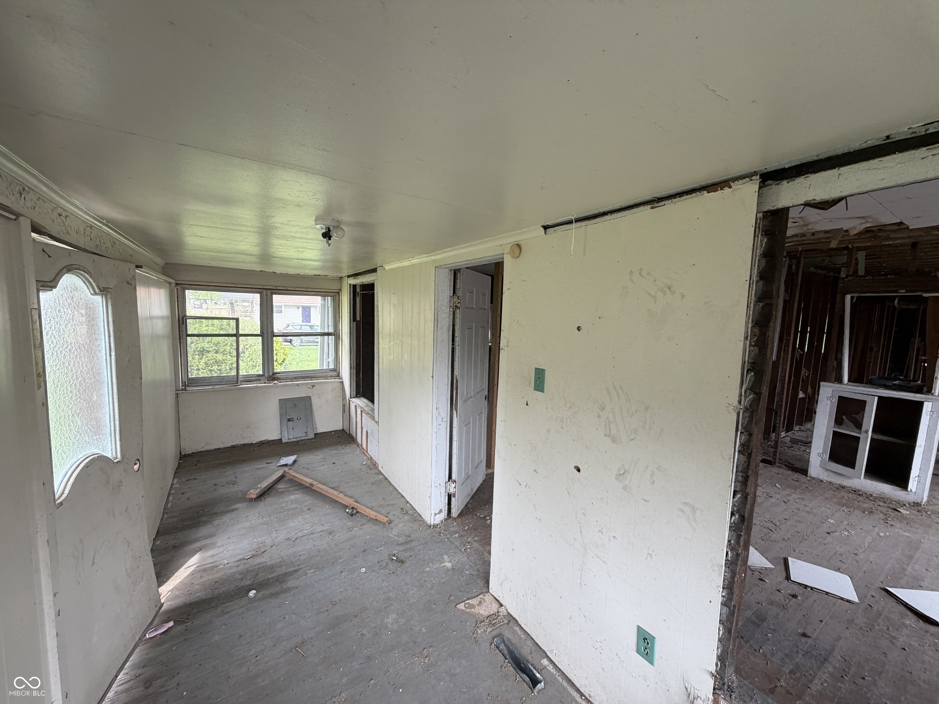 1324 Indiana Avenue Anderson, IN 46012 - Photo 3 of 20