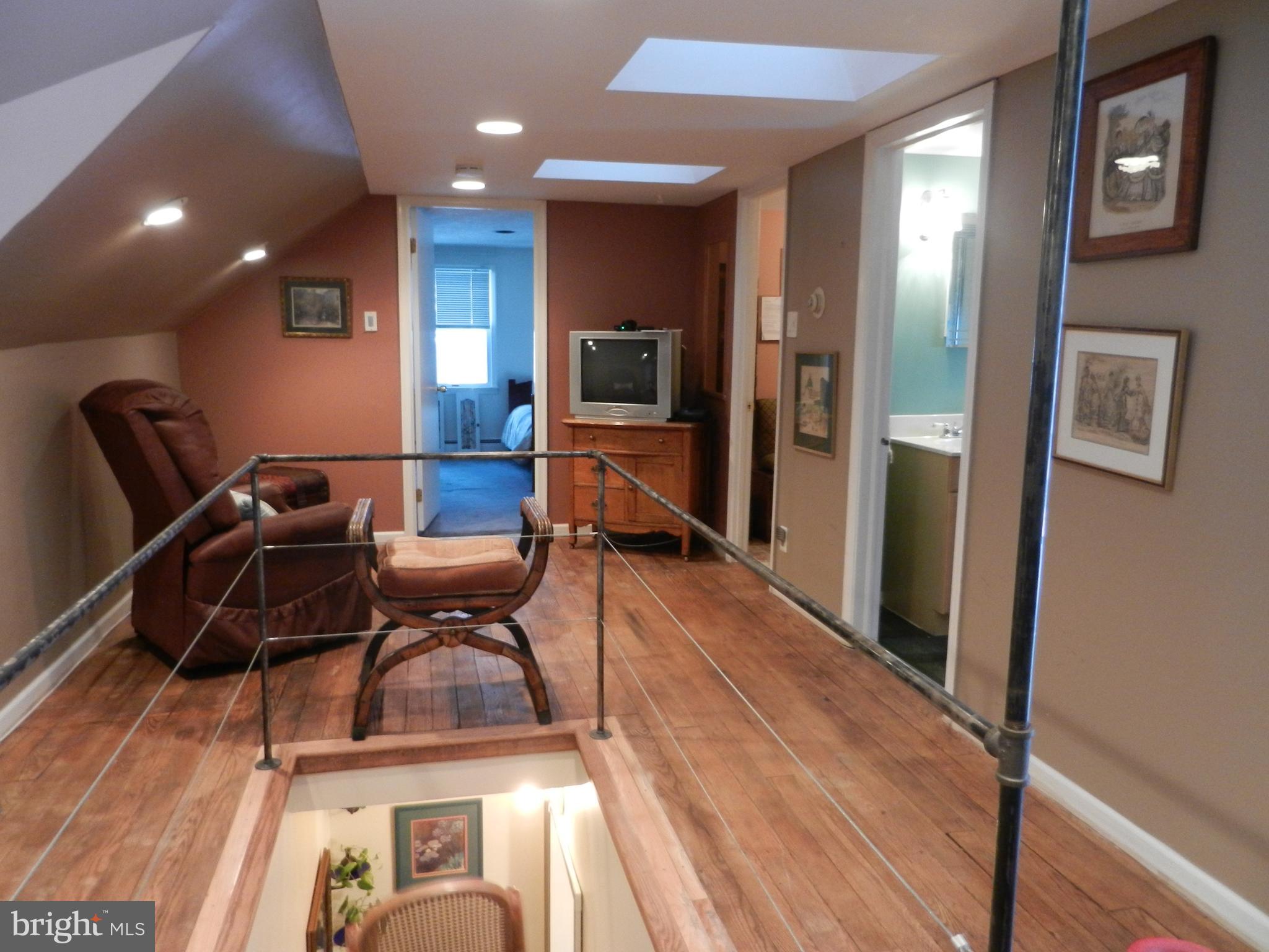 1019 Southampton Road Philadelphia, PA 19116 - Photo 23 of 51 2nd floor open area