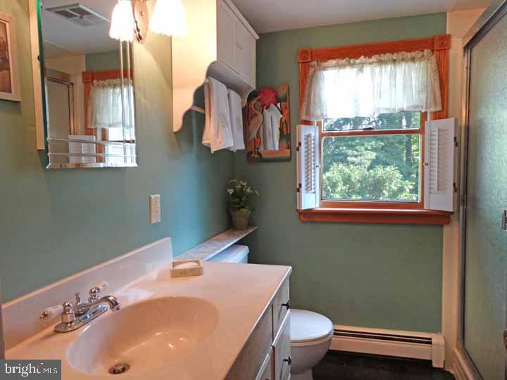 1019 Southampton Road Philadelphia, PA 19116 - Photo 33 of 51 2nd floor full bathroom
