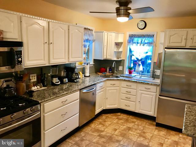1019 Southampton Road Philadelphia, PA 19116 - Photo 9 of 51 New stove and refrigerator