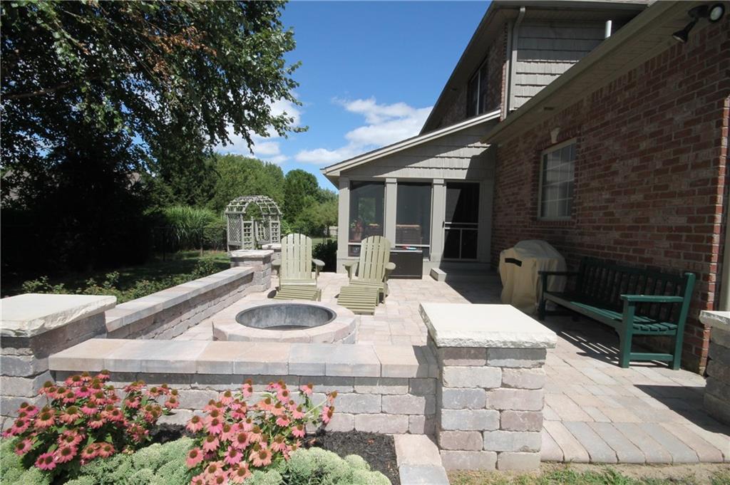 2520 West Carr Hill Road Columbus, IN 47201 - Photo 4 of 48 Gallery Image 4