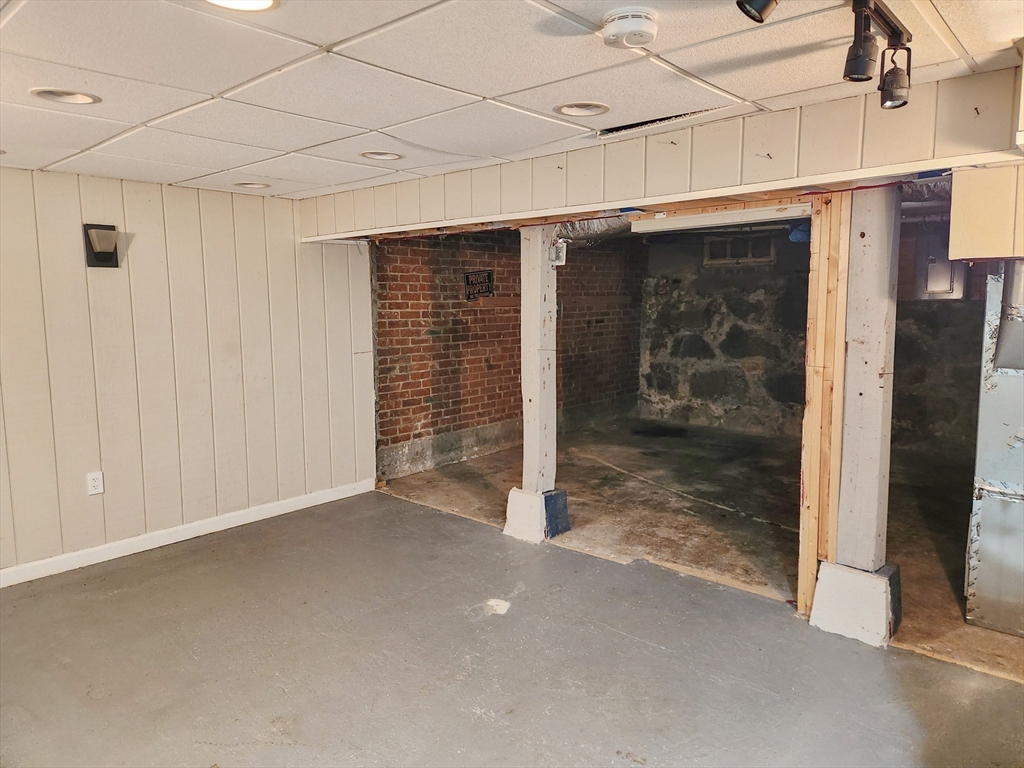 17 Overlook Street, Unit 17 Northbridge, MA 01588 - Photo 13 of 14