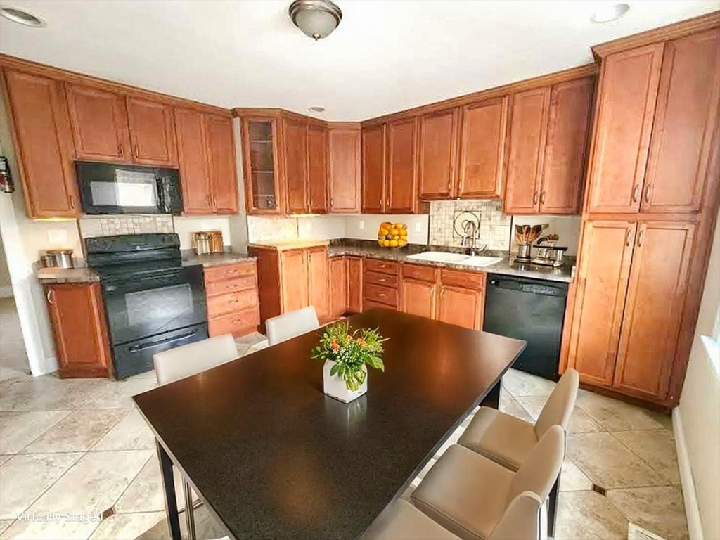 17 Overlook Street, Unit 17 Northbridge, MA 01588 - Photo 4 of 14