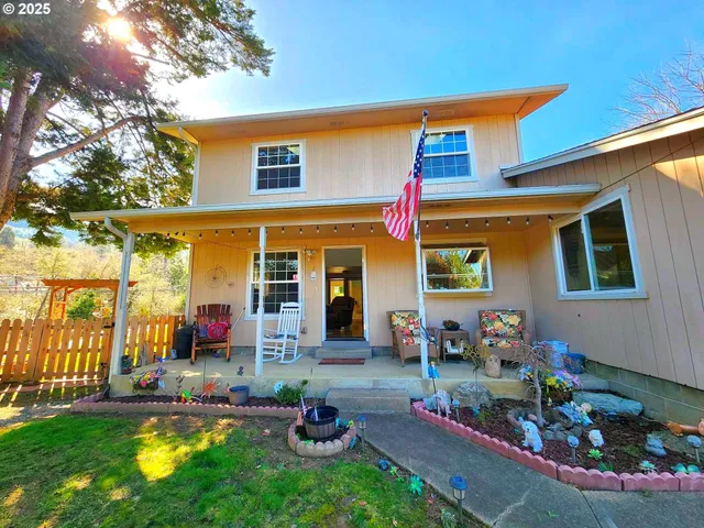 $335,000 | 100 Canyon View Drive, Canyonville, OR 97417