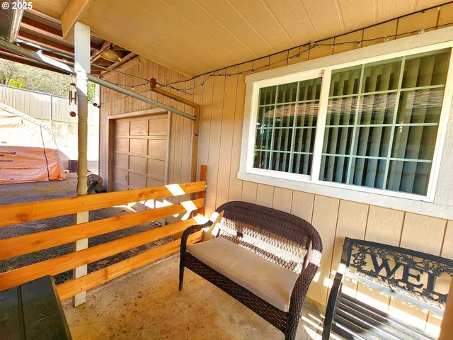 $335,000 | 100 Canyon View Drive, Canyonville, OR 97417