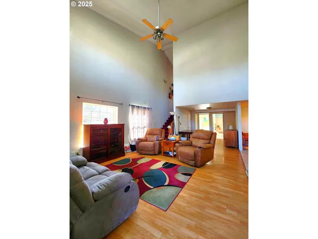 $335,000 | 100 Canyon View Drive, Canyonville, OR 97417