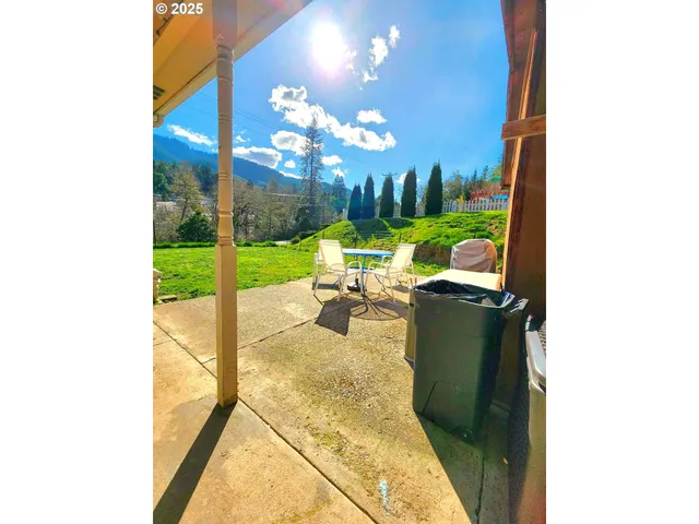 $335,000 | 100 Canyon View Drive, Canyonville, OR 97417