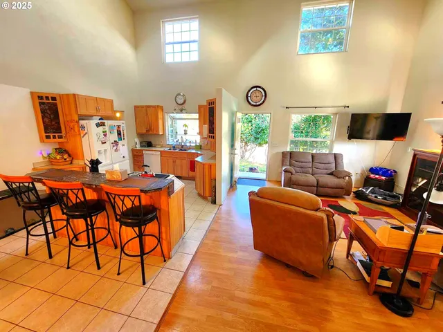 $335,000 | 100 Canyon View Drive, Canyonville, OR 97417