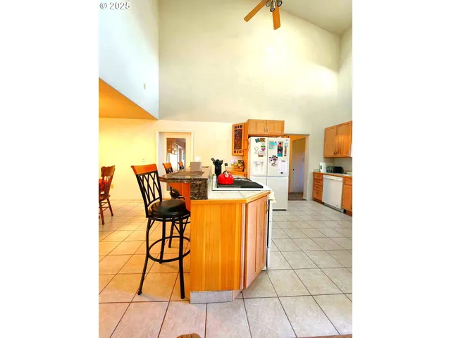 $335,000 | 100 Canyon View Drive, Canyonville, OR 97417