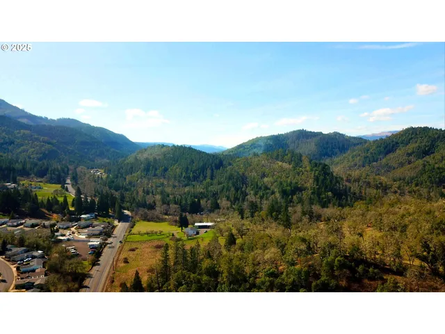 $335,000 | 100 Canyon View Drive, Canyonville, OR 97417