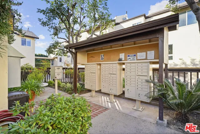 $5,600 | 5245 Coldwater Canyon Avenue, Unit C, Sherman Oaks, CA 91401