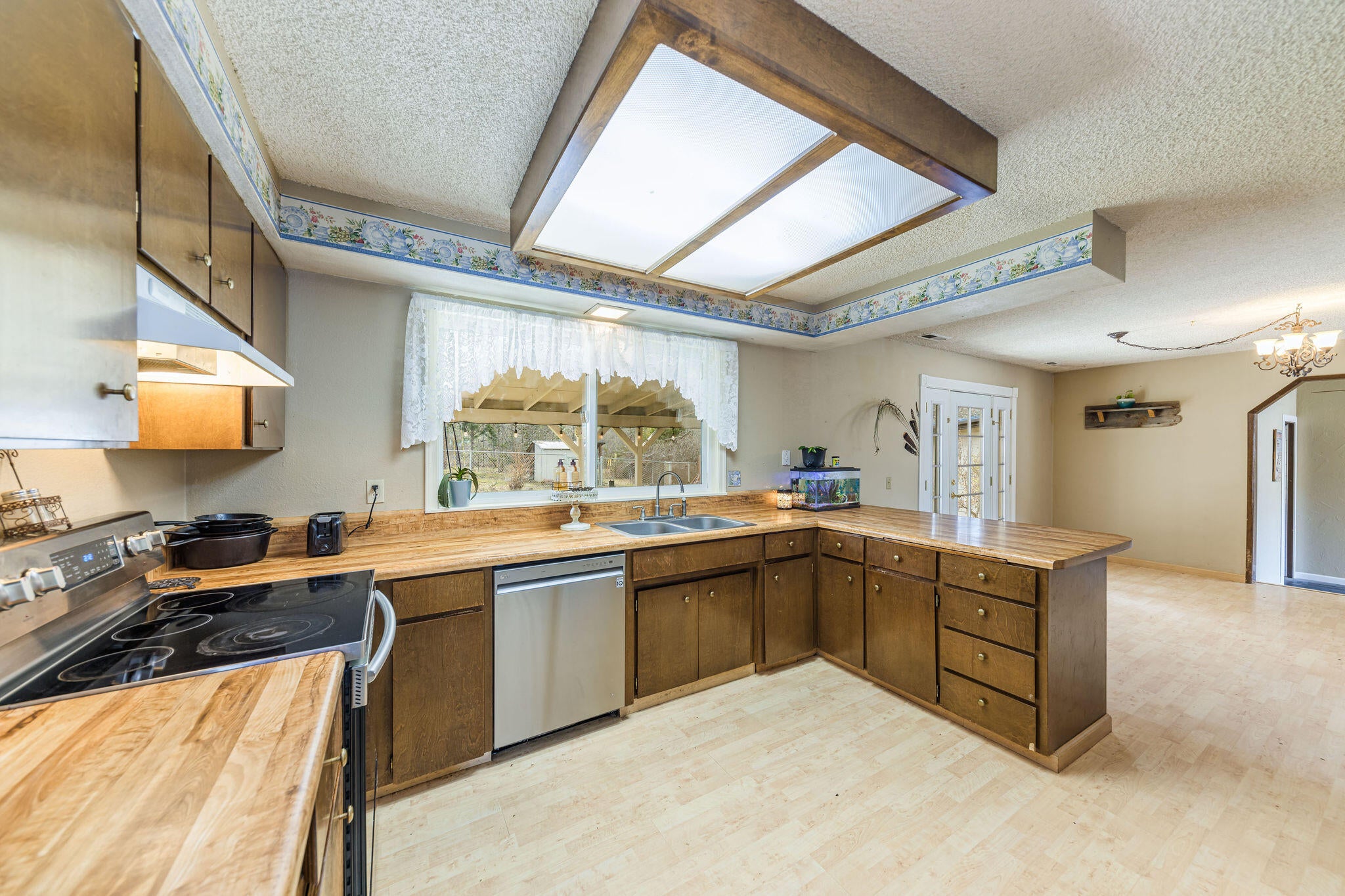 6732 Old Stage Road Central Point, OR 97502 - Photo 13 of 51 HD-34