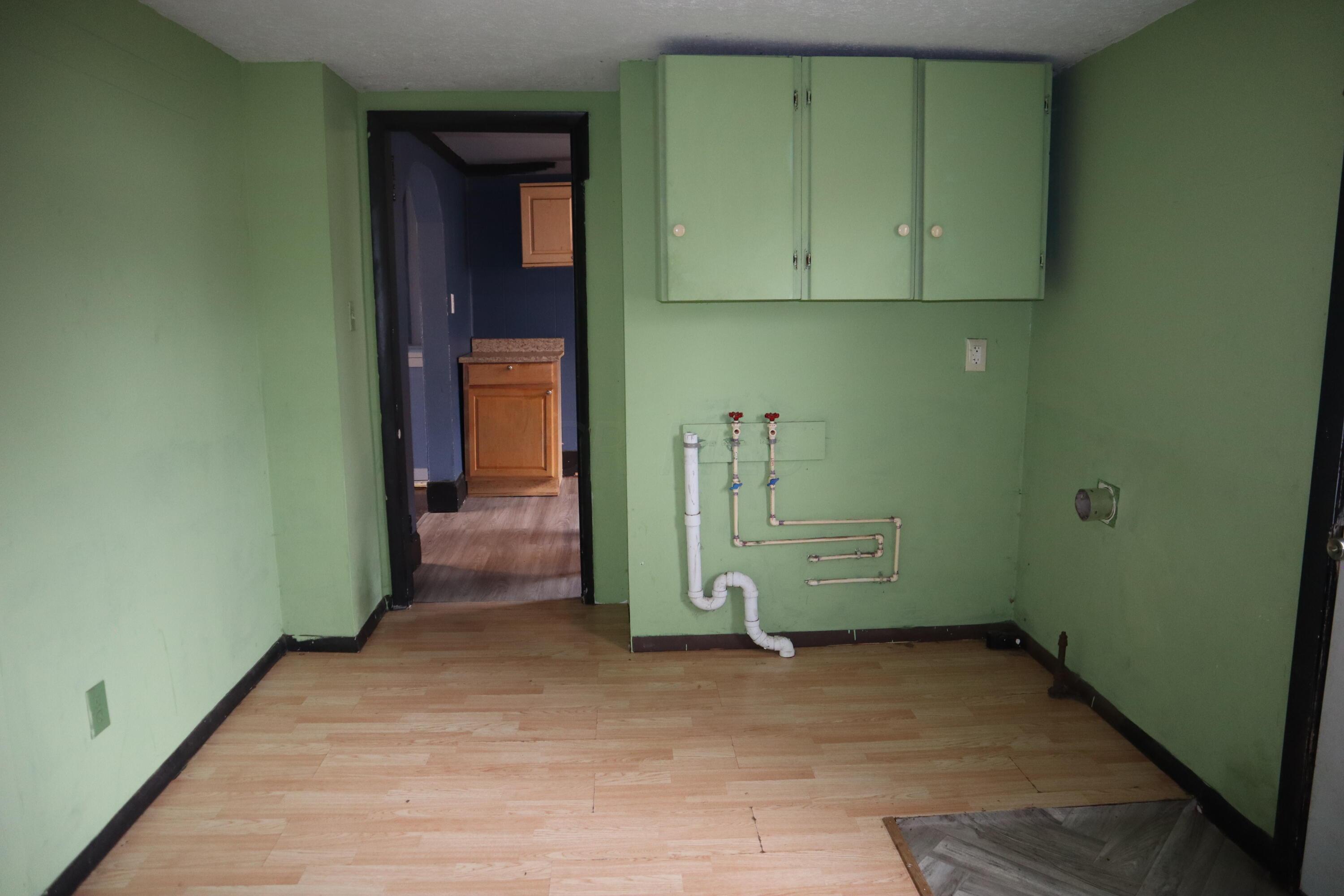 253 Reed Avenue Marion, OH 43302 - Photo 20 of 29 Main Floor Laundry