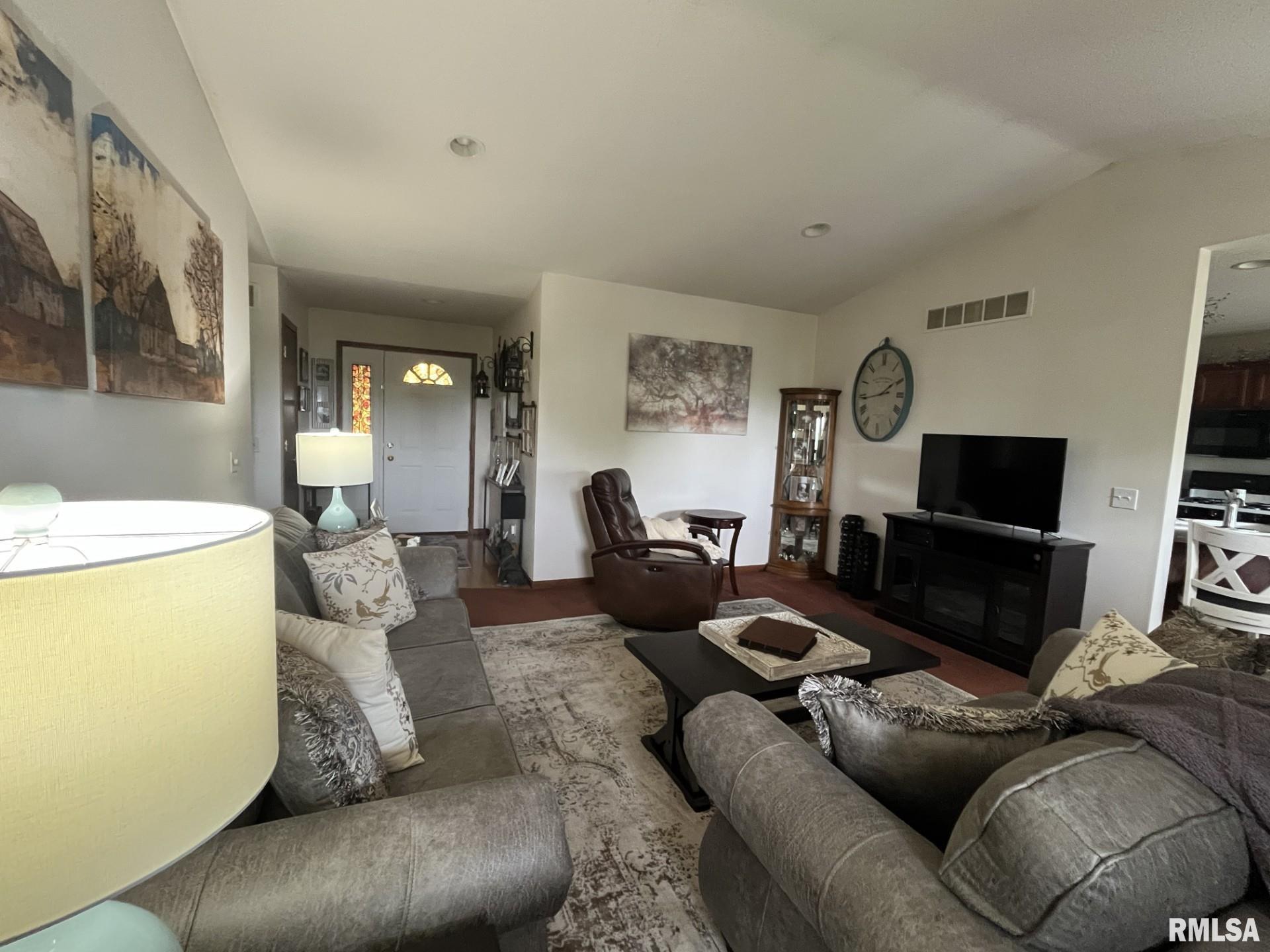 213 Walnut Street Savanna, IL 61074 - Photo 5 of 20