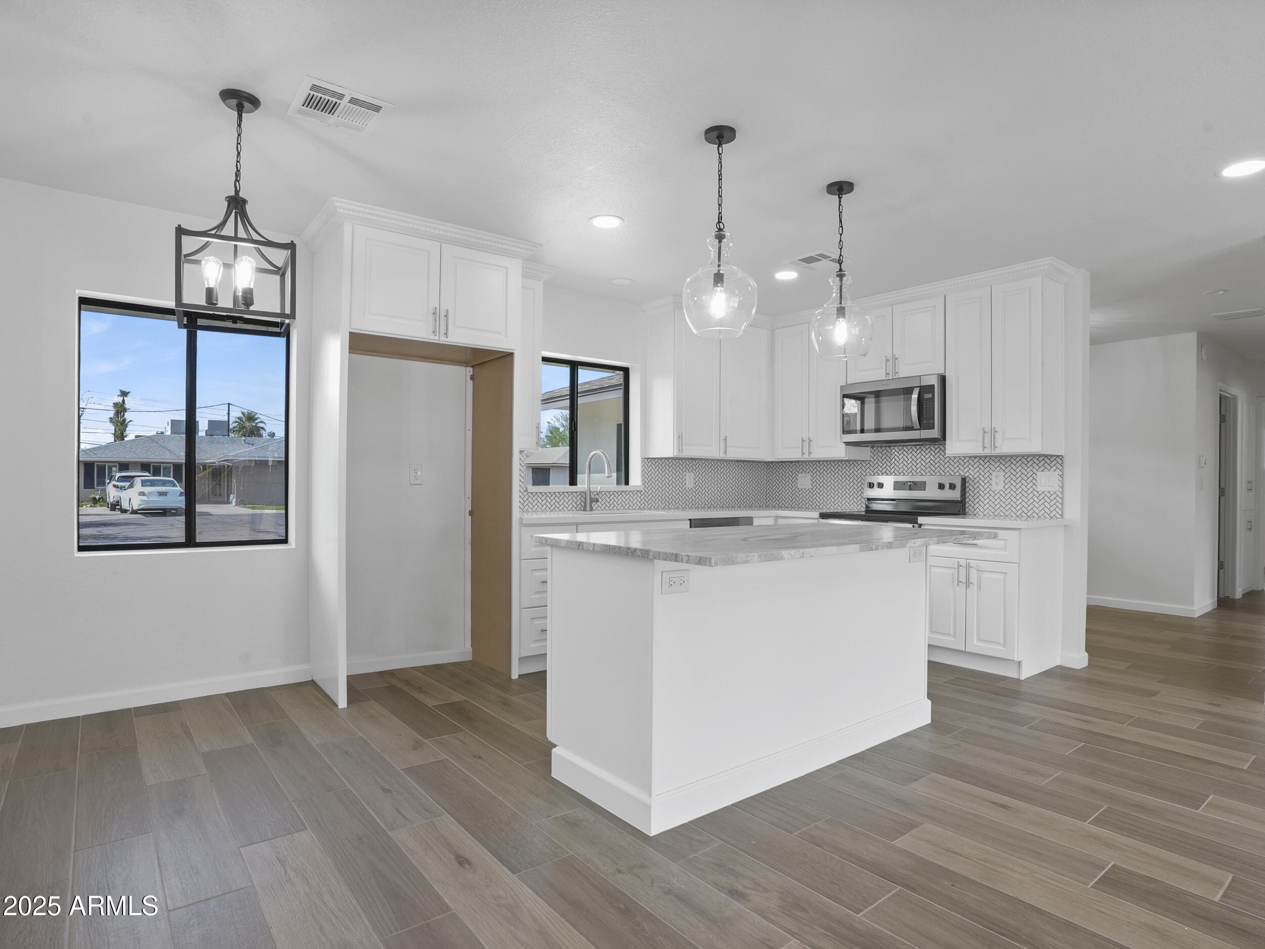 1046 East Elm Street Phoenix, AZ 85014 - Photo 6 of 31 dsc00355