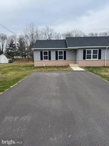 $2,100 | 125 Longstreet Avenue, Winchester, VA 22603