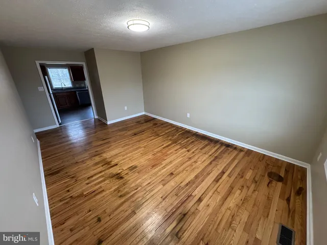 $2,100 | 125 Longstreet Avenue, Winchester, VA 22603