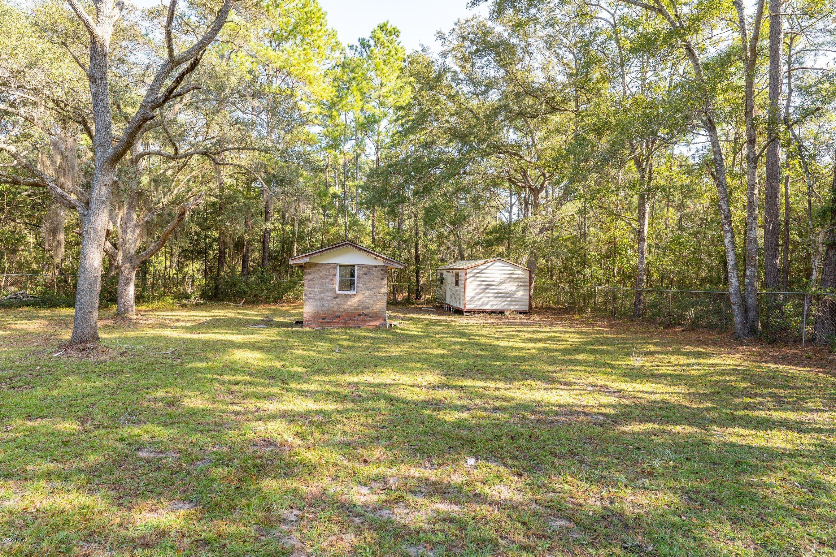 508 Sams Point Road Beaufort, SC 29907 - Photo 36 of 36 Well Pump House and Shed