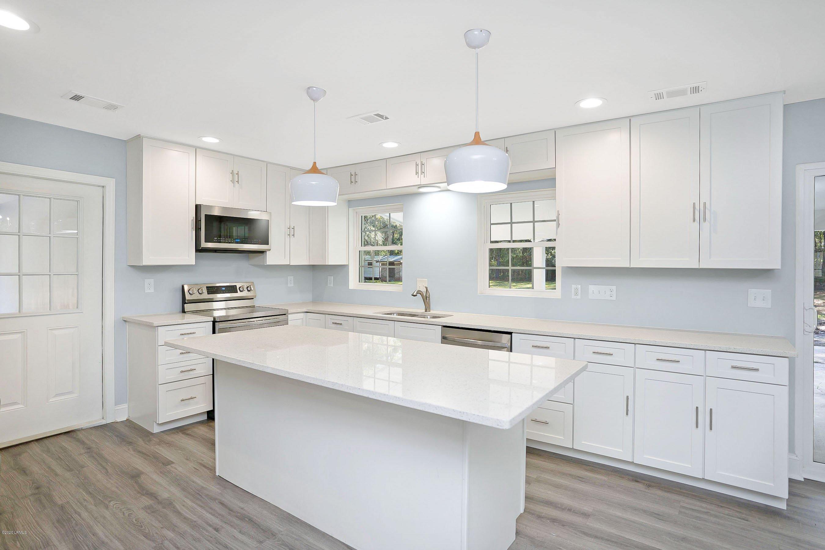 508 Sams Point Road Beaufort, SC 29907 - Photo 7 of 36 Kitchen 3