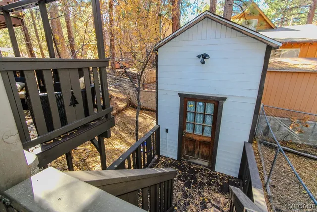 a view of an outdoor sitting space