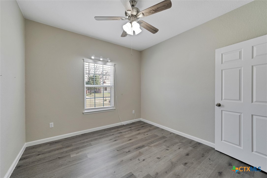 320 Holly Avenue Luling, TX 78648 - Photo 14 of 28