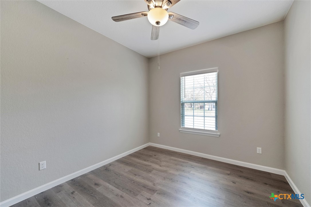 320 Holly Avenue Luling, TX 78648 - Photo 17 of 28