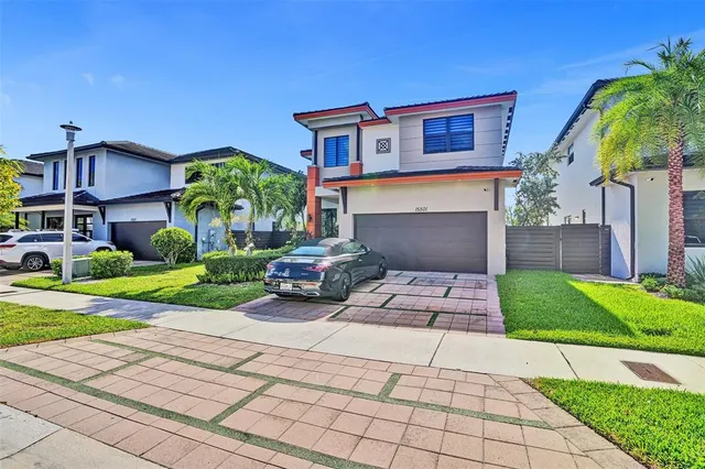 $6,000 | 15501 Northwest 88th Avenue, Unit 15501, Miami Lakes, FL 33018