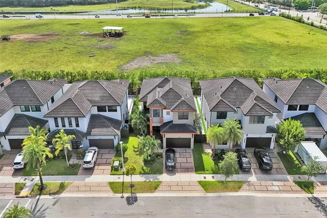 $6,000 | 15501 Northwest 88th Avenue, Unit 15501, Miami Lakes, FL 33018