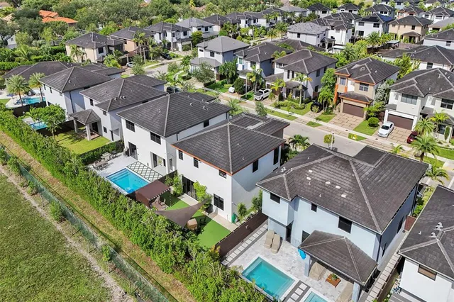 $6,000 | 15501 Northwest 88th Avenue, Unit 15501, Miami Lakes, FL 33018