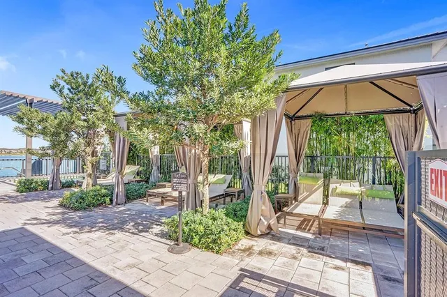 $6,000 | 15501 Northwest 88th Avenue, Unit 15501, Miami Lakes, FL 33018