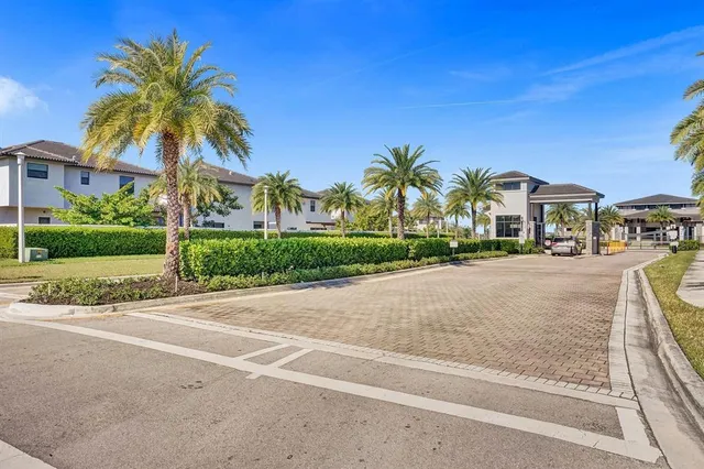 $6,000 | 15501 Northwest 88th Avenue, Unit 15501, Miami Lakes, FL 33018