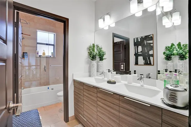 $6,000 | 15501 Northwest 88th Avenue, Unit 15501, Miami Lakes, FL 33018