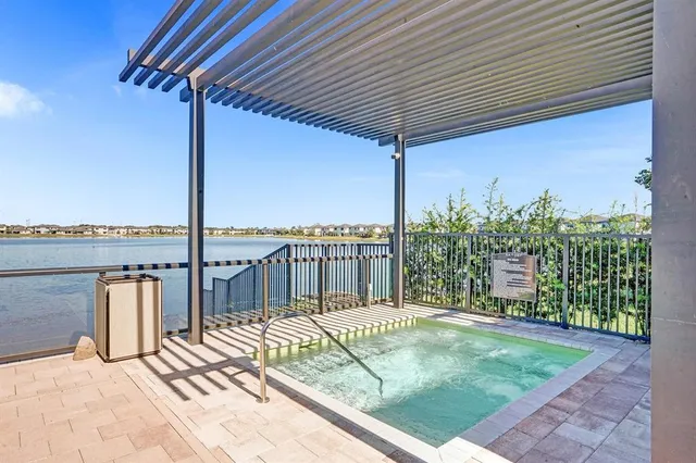 $6,000 | 15501 Northwest 88th Avenue, Unit 15501, Miami Lakes, FL 33018