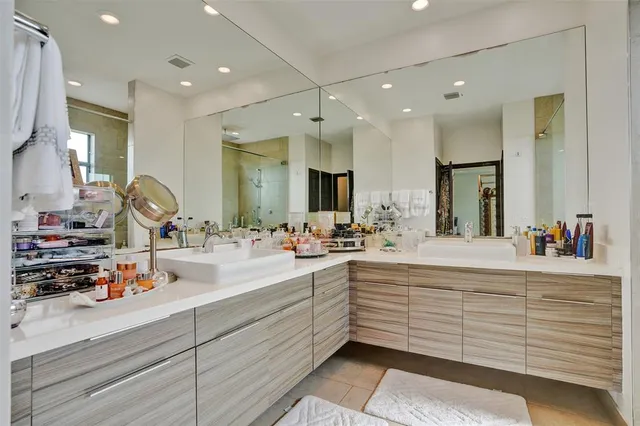 $6,000 | 15501 Northwest 88th Avenue, Unit 15501, Miami Lakes, FL 33018