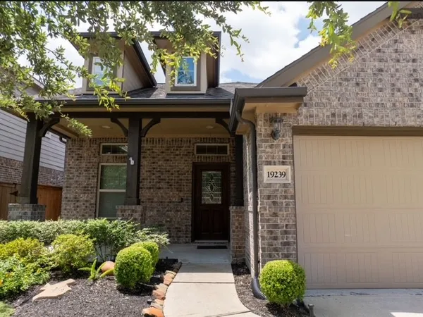 $329,900 | 19239 South Cottonwood Green Lane, Cypress, TX 77433