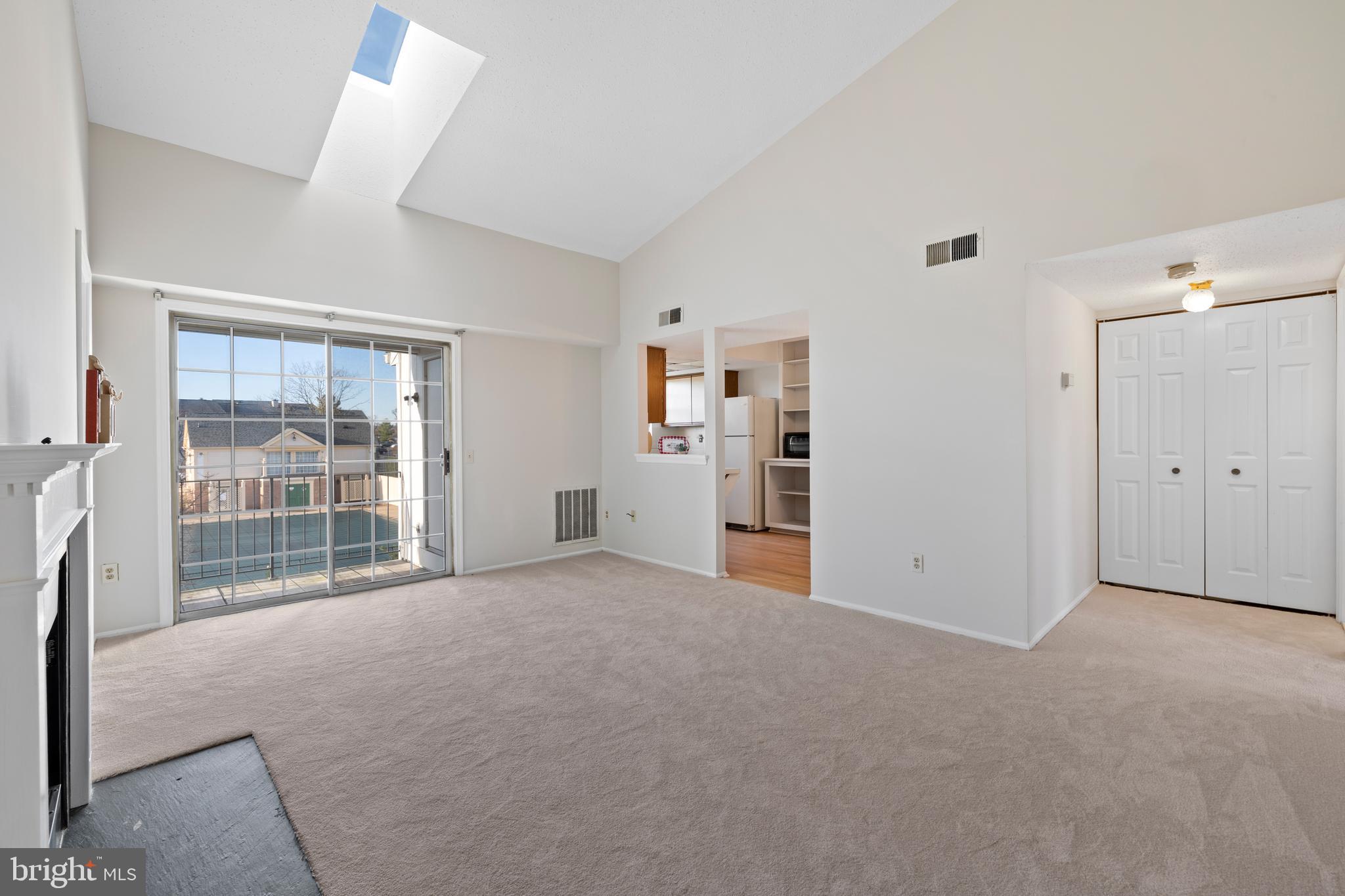 107 Fort Evans Road Southeast, Unit F Leesburg, VA 20175 - Photo 18 of 30 Living Rm picture #4