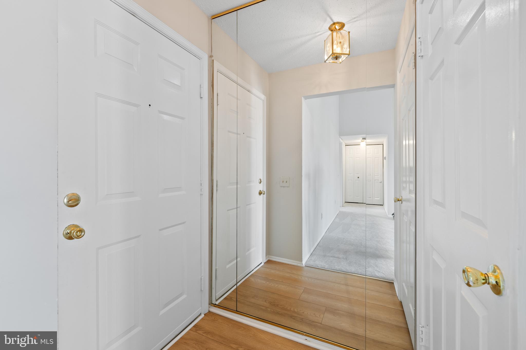 107 Fort Evans Road Southeast, Unit F Leesburg, VA 20175 - Photo 3 of 30 Foyer