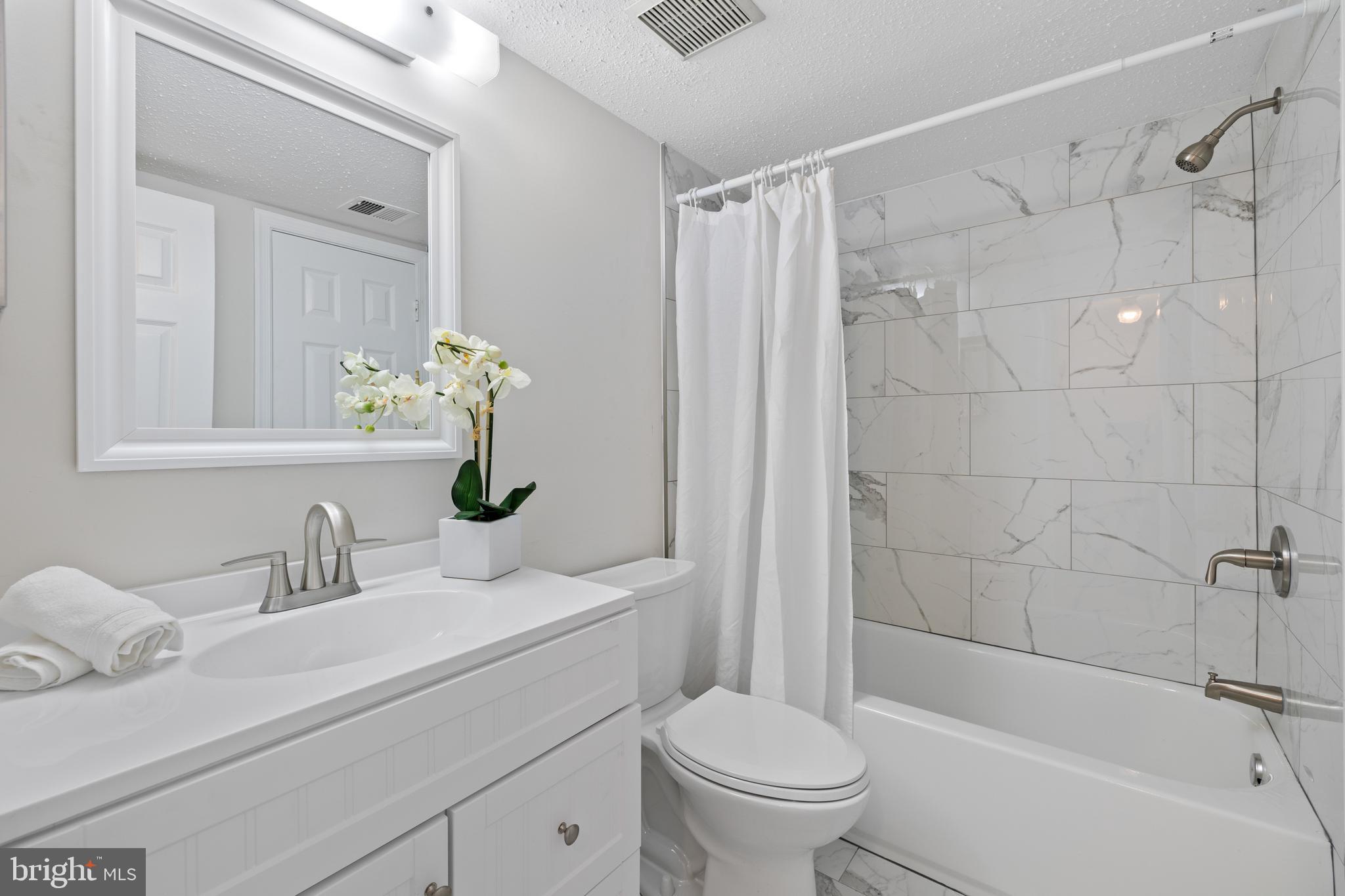 107 Fort Evans Road Southeast, Unit F Leesburg, VA 20175 - Photo 8 of 30 Full Bath