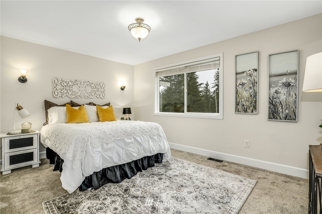 13618 183rd Avenue Southeast Renton, WA 98059 - Photo 14 of 39 Gallery Image 14