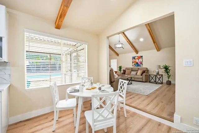 $819,999 | 210 Sheffield Place, Castle Hills, TX 78216