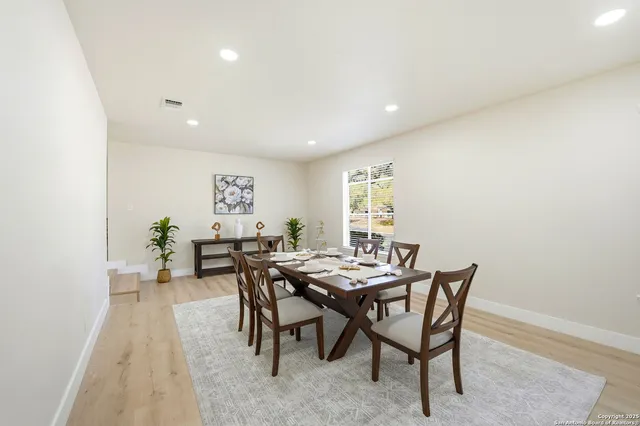 $819,999 | 210 Sheffield Place, Castle Hills, TX 78216