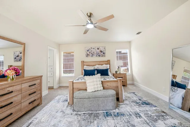 $819,999 | 210 Sheffield Place, Castle Hills, TX 78216