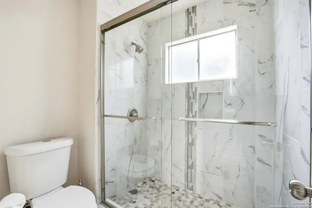 $819,999 | 210 Sheffield Place, Castle Hills, TX 78216