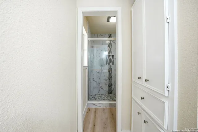 $819,999 | 210 Sheffield Place, Castle Hills, TX 78216