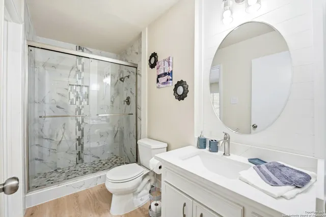 $819,999 | 210 Sheffield Place, Castle Hills, TX 78216